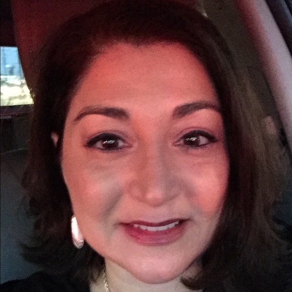 Meet your Posher, Maria - Picture 2 of 2