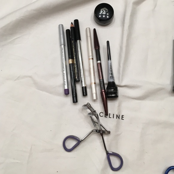 Lots eyeliner, multiple colors