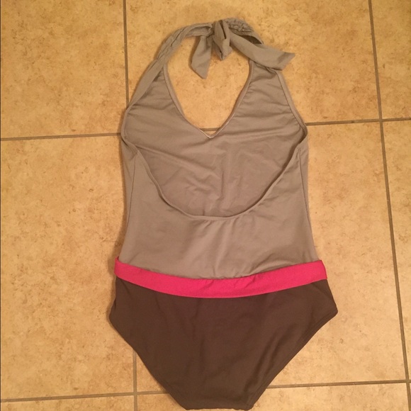 Moving sale!    DKNY swimsuit - Picture 4 of 4