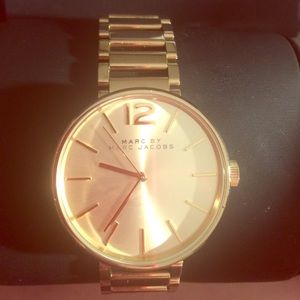 Marc Jacobs "Peggy" watch