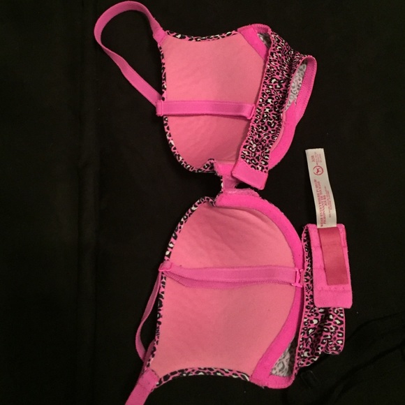 2 Victoria's Secret PINK Bras - Picture 2 of 3