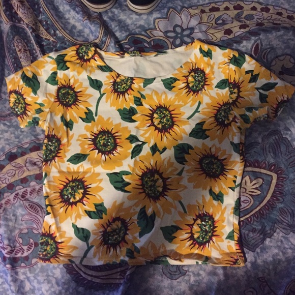 🌞 Sunflower Crop Top 🌻