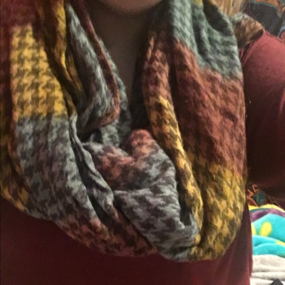 season d'Etre scarf - Picture 3 of 4