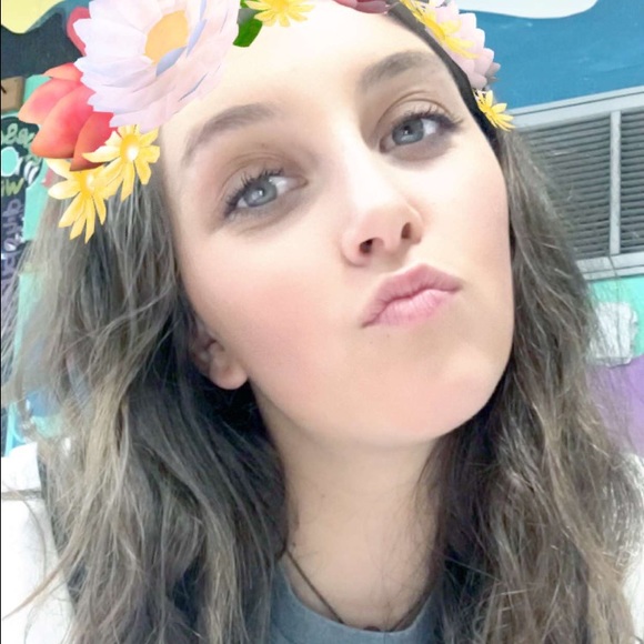 Meet your Posher, Desi