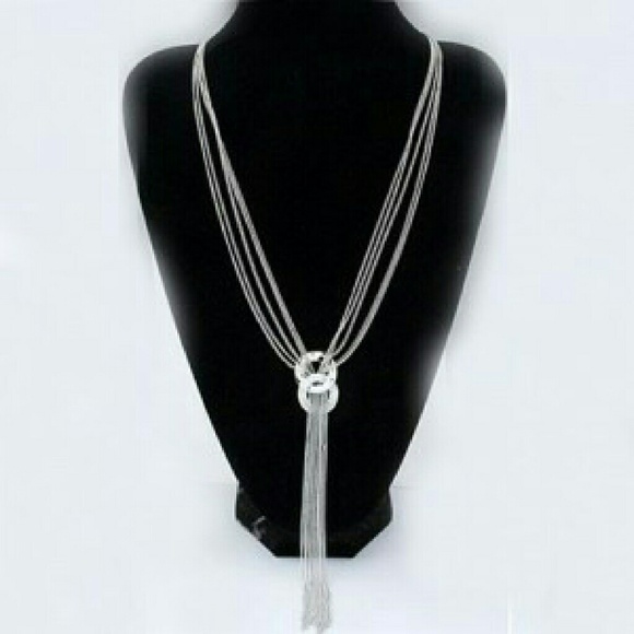 Jewelry - Dual linked hoop tassel necklace