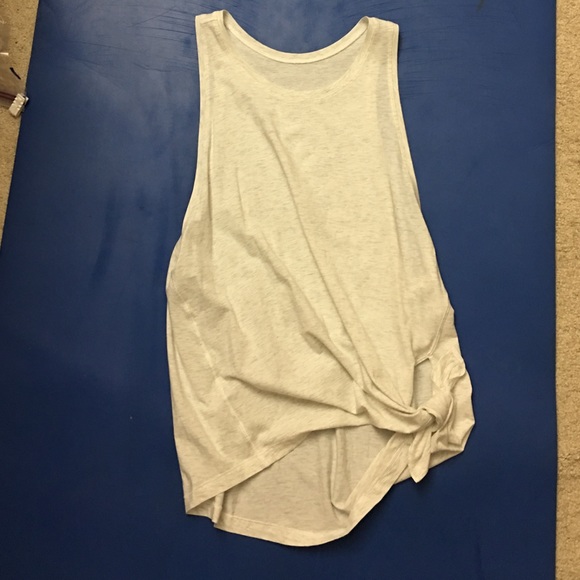 Tie me up tank lululemon size 8