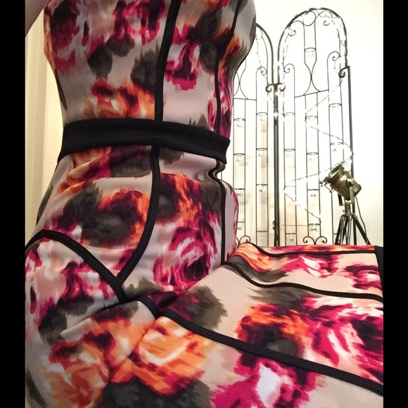 BODY-CON STRUCTURED COCKTAIL DRESS VIBRANT TONES - Picture 2 of 4