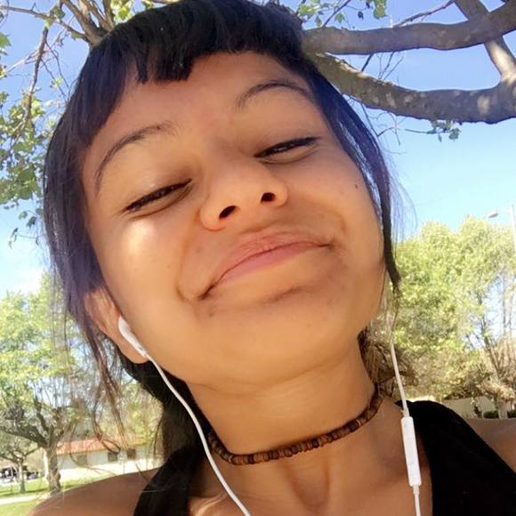 Meet your Posher, Gloria - Picture 1 of 1