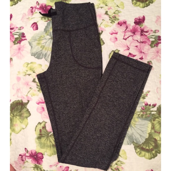 Lululemon Athletica skinny will pants