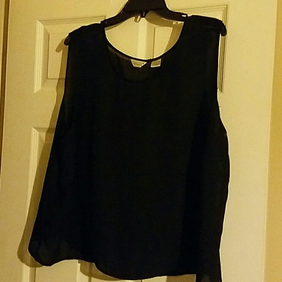 2 piece Top Set - Picture 2 of 3