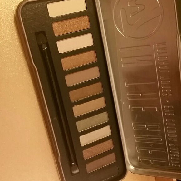 W7 eye shadow - Picture 2 of 3