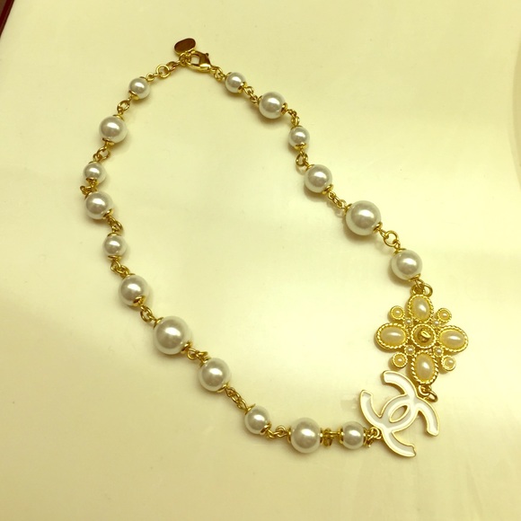 Jewelry - 💄Pearl and Gold Necklace💄