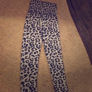 Grey cheetah leggings
