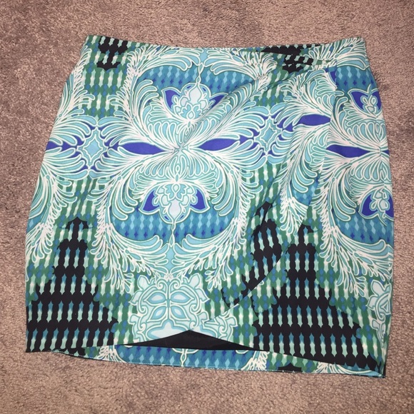 Bebe skirt