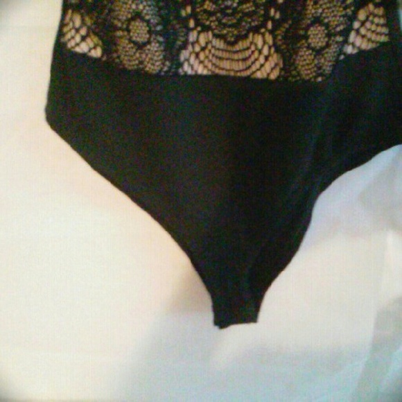 NEW Charlotte Russe Lace Bodysuit - Picture 4 of 4