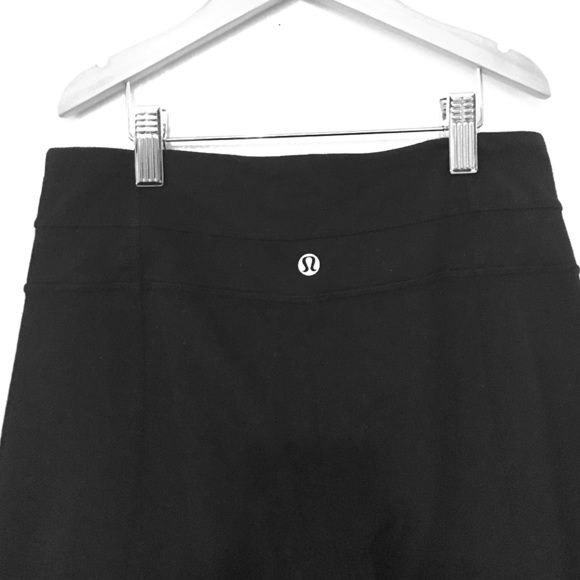 Black Lulu lemon Capri leggings