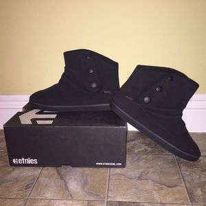 Etnies Nadine Suede Shoe Women (Black)