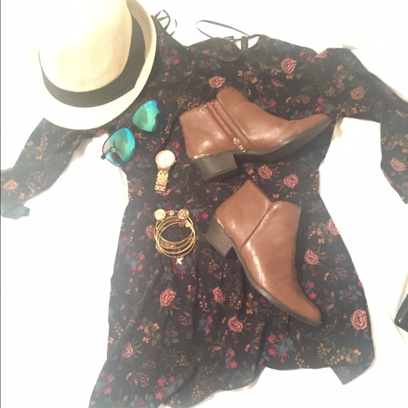 😍Madden Girl Sz 6 Booties Cognac