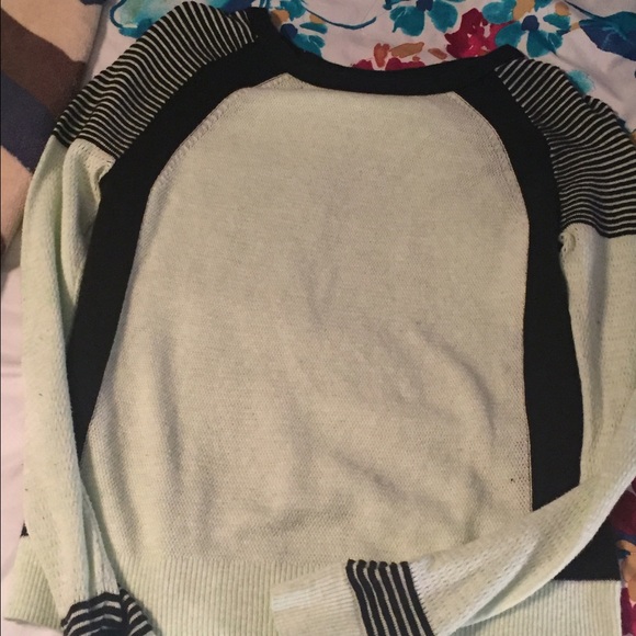 Mint green/black sweater - Picture 1 of 2