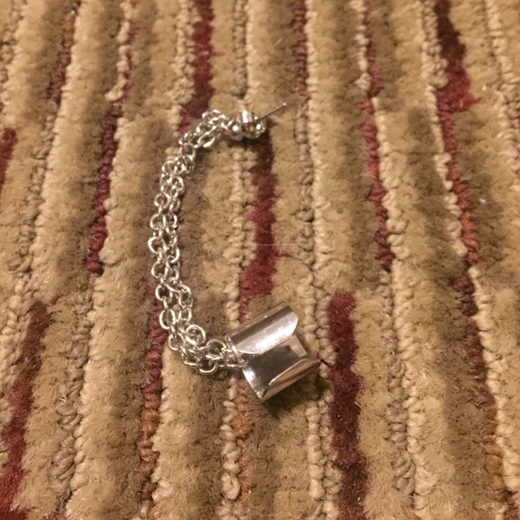 Hot Topic Ear Cuff Chain Earring