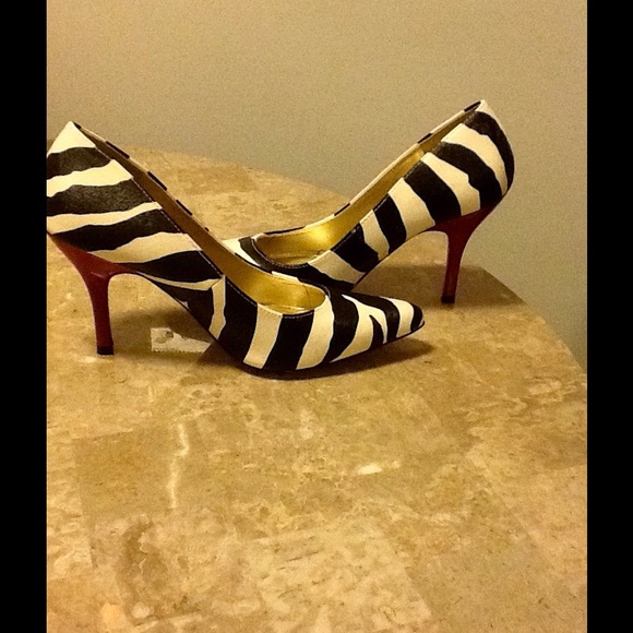 Zebra Print Pumps - Picture 2 of 4