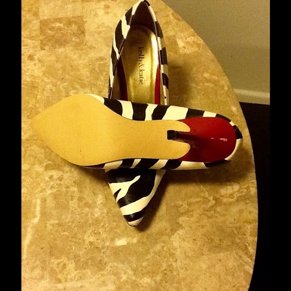 Zebra Print Pumps - Picture 3 of 4