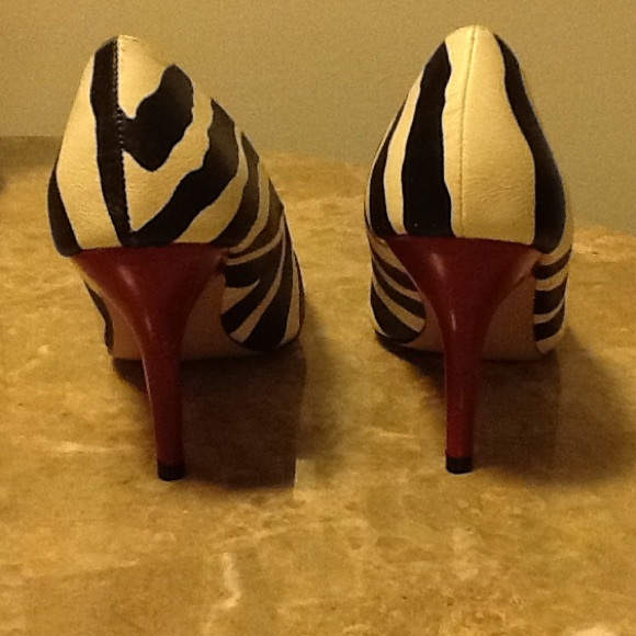 Zebra Print Pumps - Picture 4 of 4