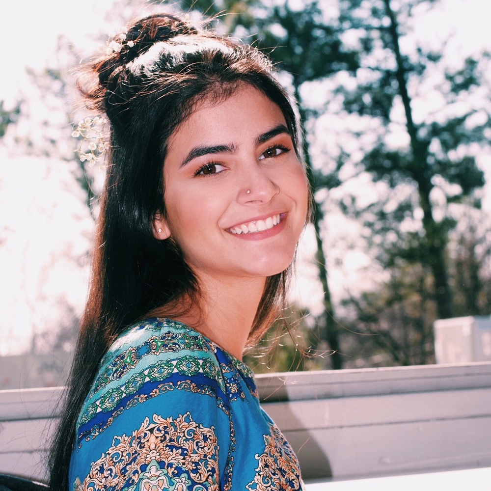 Meet your Posher, Gabriela