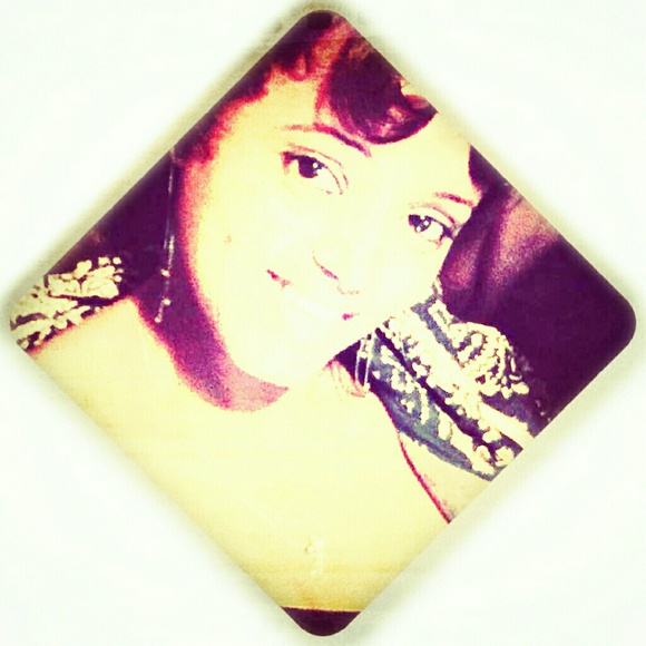 Meet your Posher, Abigail - Picture 1 of 1