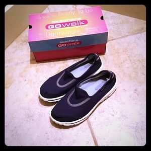 Skechers Go Walk slip on shoes navy sz 7.5