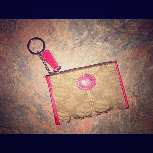 Coach Handbags - Coach wristlet/key chain wallet! GREAT CONDITION!