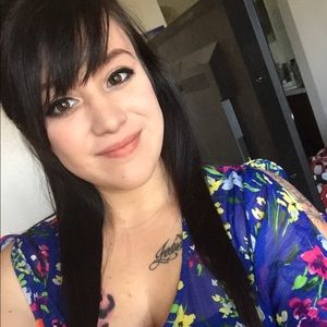 Meet your Posher, Selena