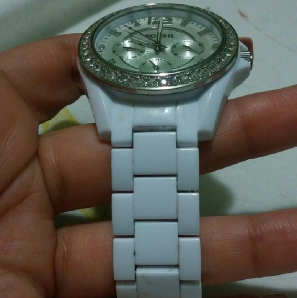White Womens Fossil Watch NEED GONE NOW!