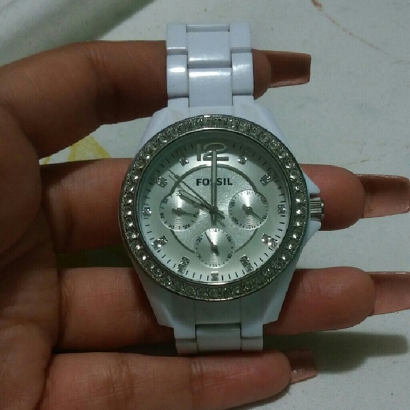 White Womens Fossil Watch NEED GONE NOW!