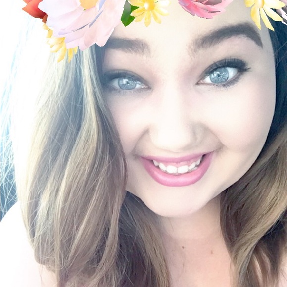 Meet your Posher, Briana - Picture 1 of 1