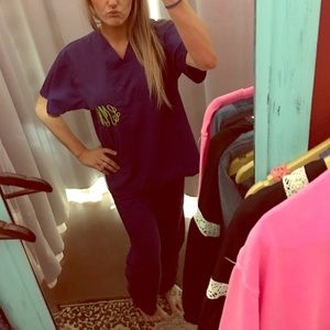 AllHeart Monogrammed Scrubs size Sm Unisex fit!๐