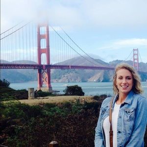 Meet your Posher, Elise