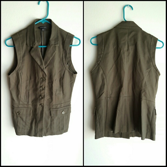 *SOLD* Saks Fifth Avenue Womens Green Vest