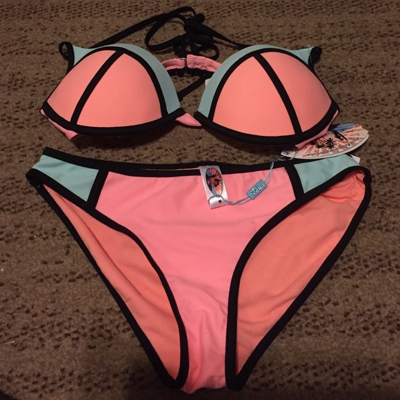 👙NWT!!! 👙 READY FOR THE SUMMER? 2pc swim suit.