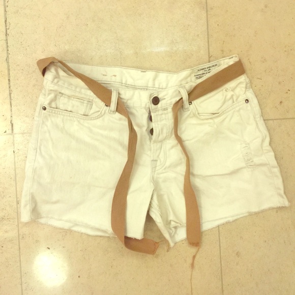 ✖️All Saints destress white color shorts✖️