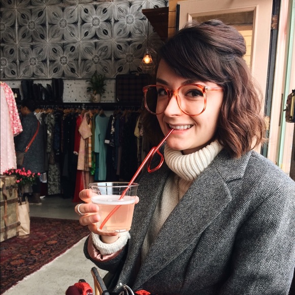 Meet your Posher, Kelly ๐ต๐ป - Picture 5 of 7