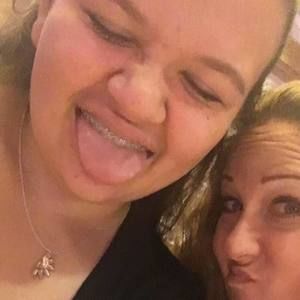 Meet your Posher, Loni