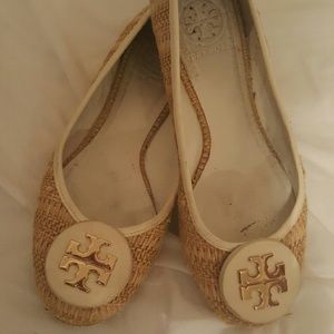 Tory Burch Size 6 Logo Wicker Flats Shoes