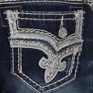 NWT Rock Revival Betty Bermuda Short Sz 27/13