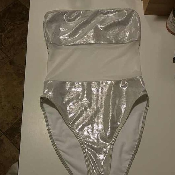 ISO THE LUXE SUIT XS