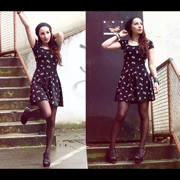 H&M Divided Black Swallow Bird Print Skater Dress