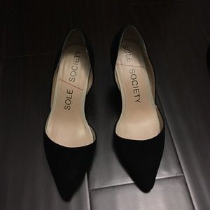 Sole Society 'Jenn' Black Pumps