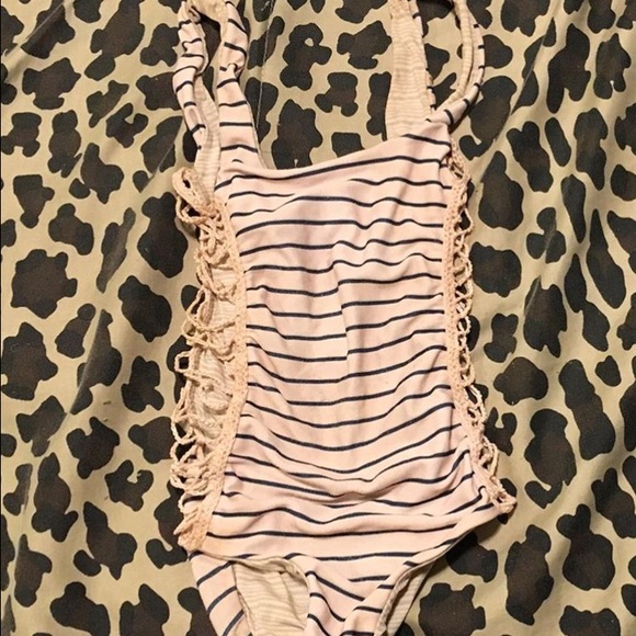 Acacia honey bourdeoux in cape cod