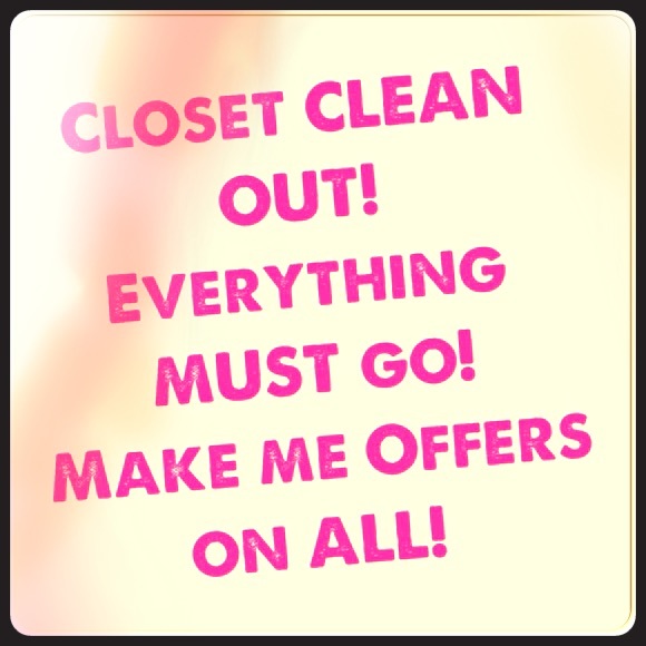 Make offers ladies 😊👍🏻💕