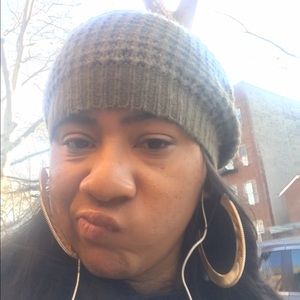 Meet your Posher, Iris